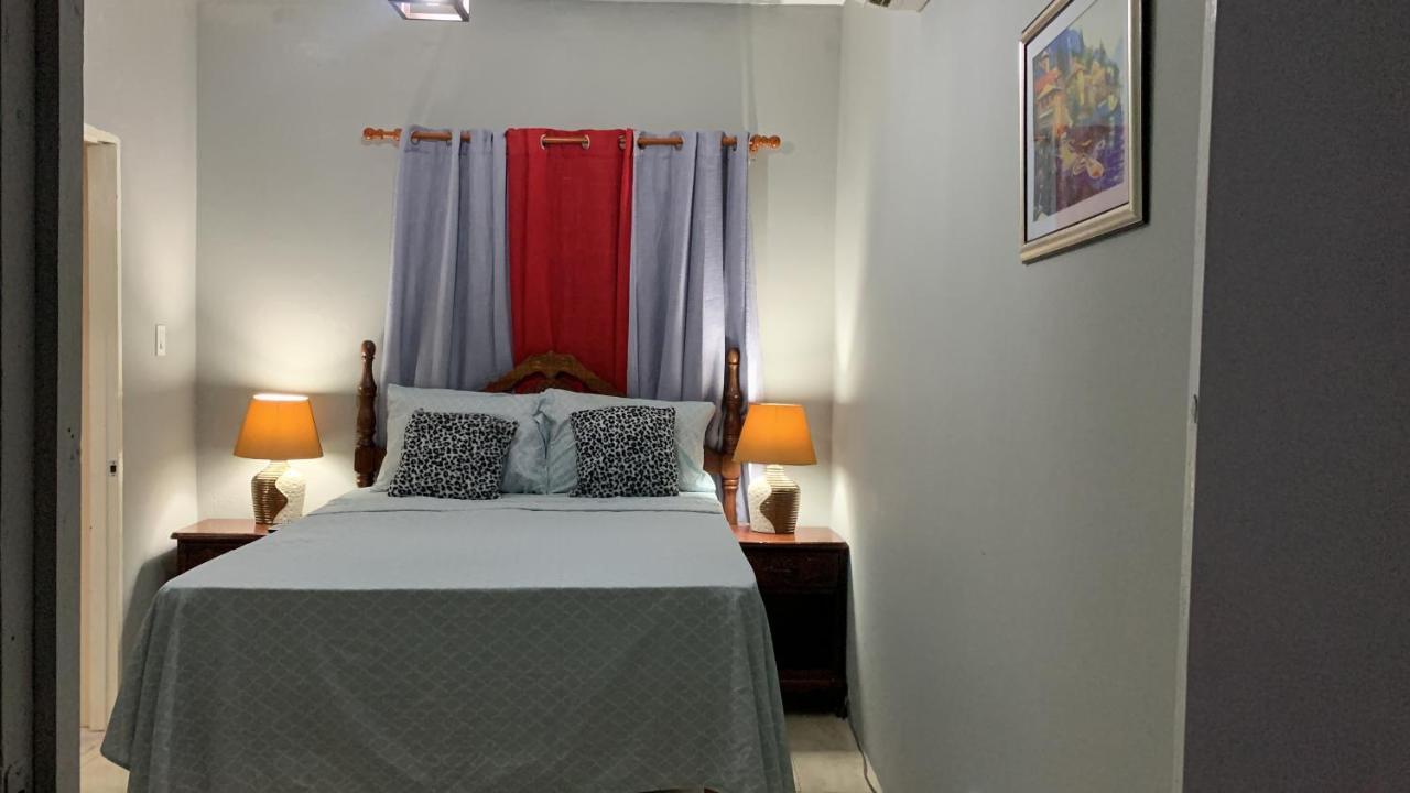 N & A Palace Montego Bay Exterior photo